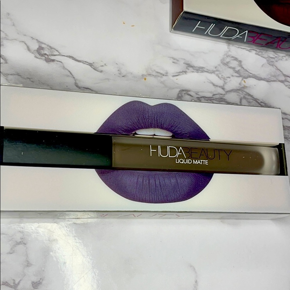 Hudabeauty matte lipstick 😍 - Picture 3 of 3